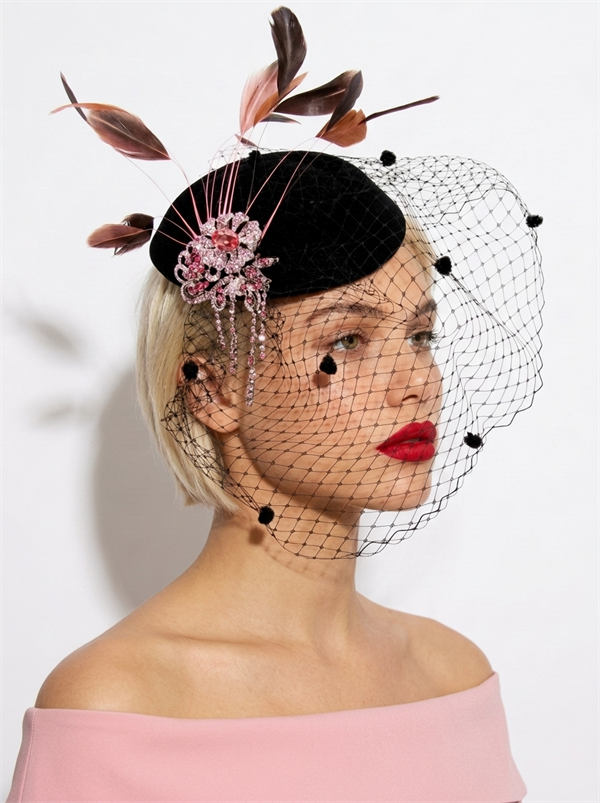 Шляпка таблетка с вуалью и розовой брошью 3521 - фото 24842