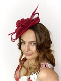 шляпка темно-красная с пером